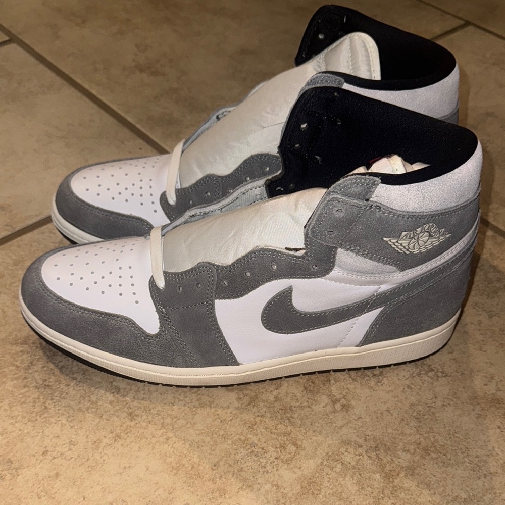 Nike Air Jordan 1 High-Top Sneakers - Gray and White